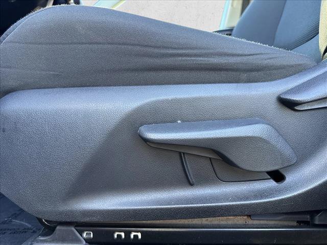 Used 2019 Toyota RAV4 LE FWD image 28