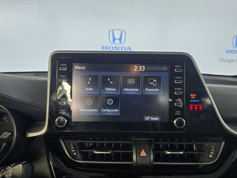 Used 2022 Toyota C-HR XLE image 17