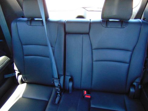 Used 2021 Honda Pilot Black Edition image 11