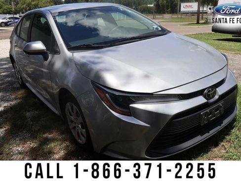Used 2024 Toyota Corolla LE FWD image 4