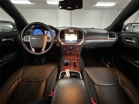 Used 2014 Chrysler 300 AWD w/ Driver Convenience Group image 20