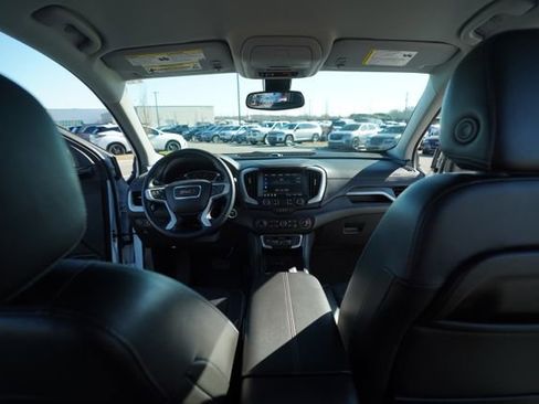 Used 2023 GMC Terrain SLT image 23