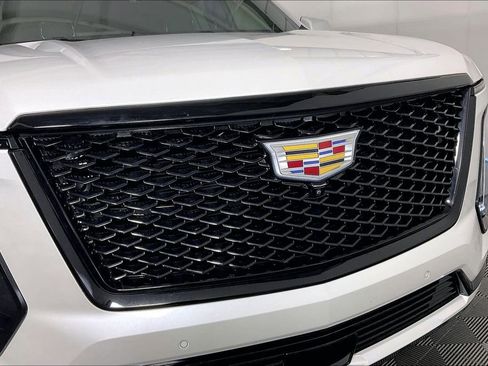 Used 2025 Cadillac Escalade Sport w/ Touring Package image 40