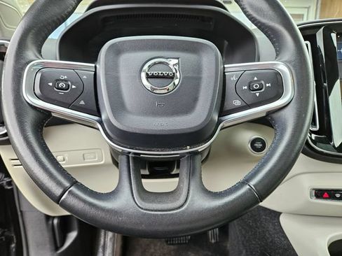 Used 2019 Volvo XC40 T5 Momentum AWD/4WD image 23