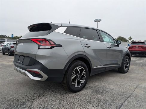 Used 2023 Kia Sportage LX image 5