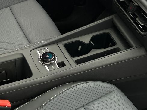 New 2026 Volkswagen Tiguan SE image 12