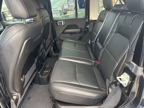 Used 2024 Jeep Wrangler Unlimited Sahara image 18
