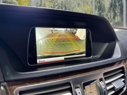 Used 2014 Mercedes-Benz E 350 4MATIC Sedan image 25