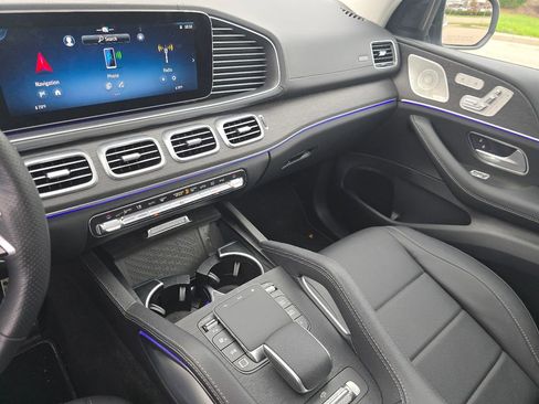 Used 2026 Mercedes-Benz GLS 450 4MATIC image 33