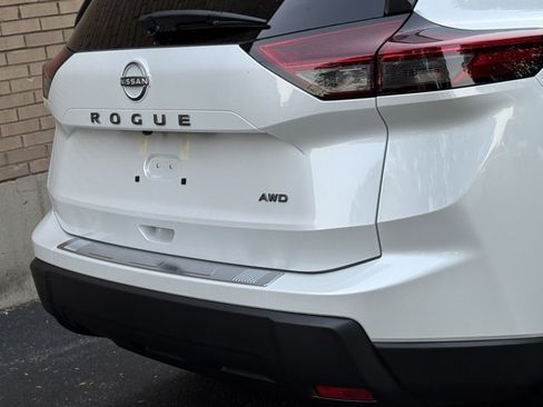 New 2026 Nissan Rogue SV w/ Cold Weather Package AWD/4WD image 18