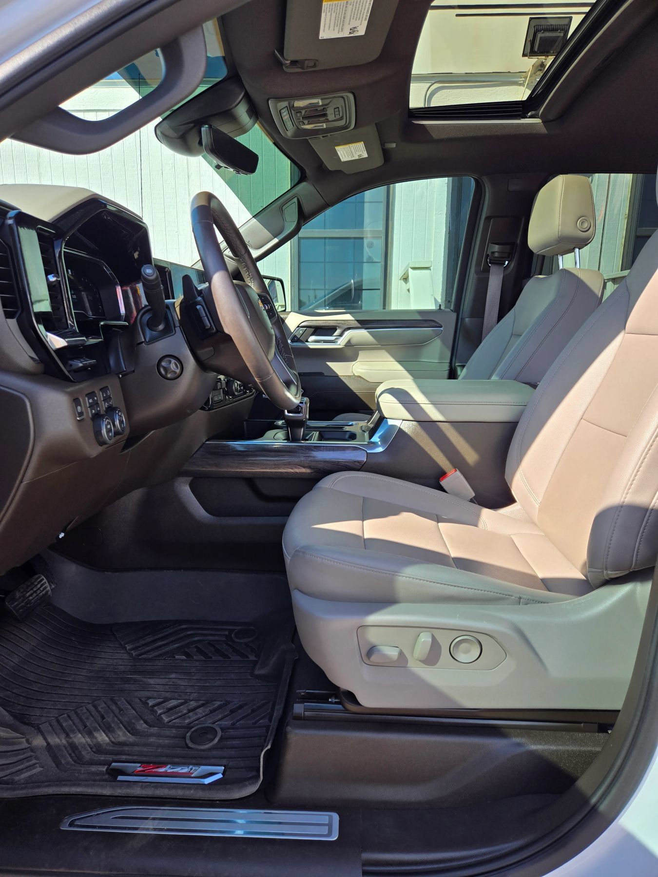 Used 2023 Chevrolet Silverado 1500 LTZ w/ LTZ Premium Texas Edition AWD/4WD image 10