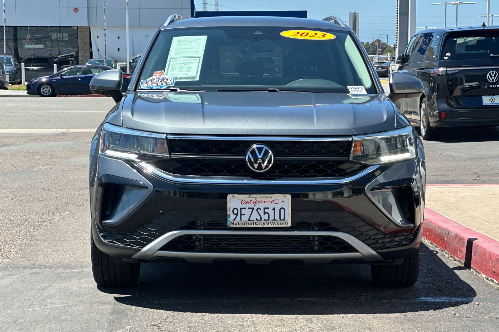 Used 2023 Volkswagen Taos SE FWD image 9