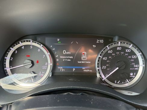 Used 2023 Toyota Highlander XLE FWD image 22