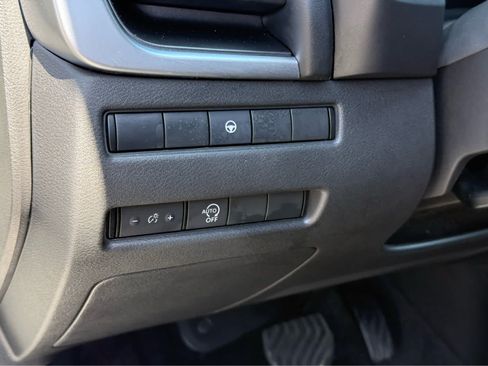 Used 2023 Nissan Rogue SV AWD/4WD image 15