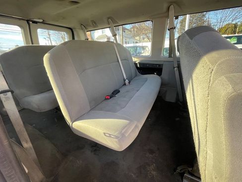Used 2010 Ford E-350 and Econoline 350 XLT image 27