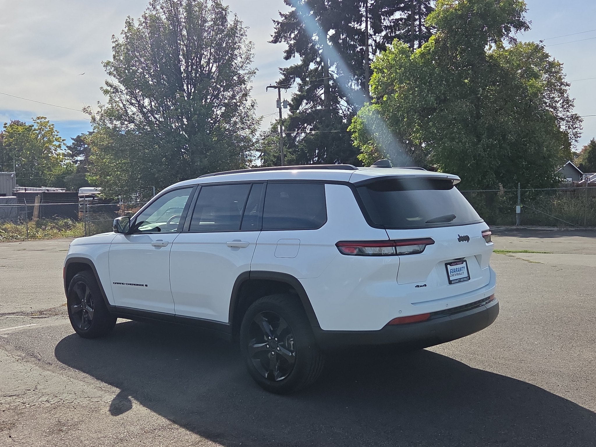 Used 2023 Jeep Grand Cherokee L Laredo AWD/4WD image 8