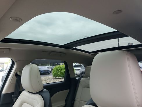 New 2026 Lincoln Corsair Grand Touring AWD/4WD image 11