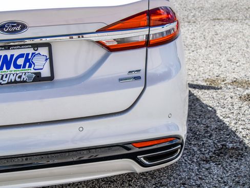 Used 2017 Ford Fusion SE w/ Fusion SE Technology Package AWD/4WD image 13