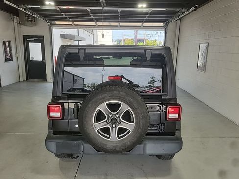 Used 2018 Jeep Wrangler Unlimited Sport S AWD/4WD image 6