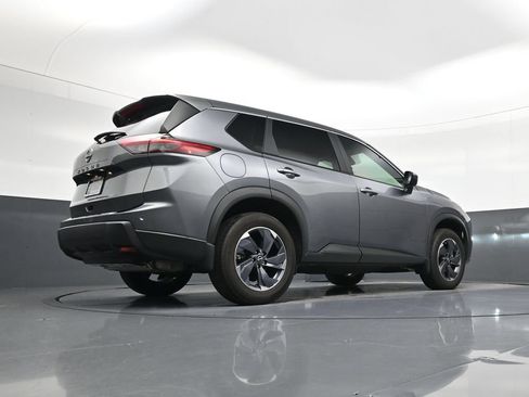 Certified 2026 Nissan Rogue SV FWD image 25