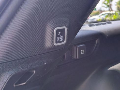 Used 2025 Jeep Grand Cherokee Altitude AWD/4WD image 31