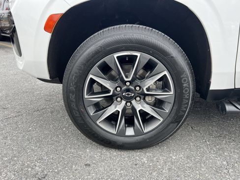 Used 2023 Chevrolet Tahoe Z71 w/ Luxury Package image 12