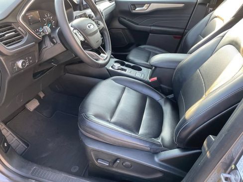 Used 2022 Ford Escape SEL FWD image 9