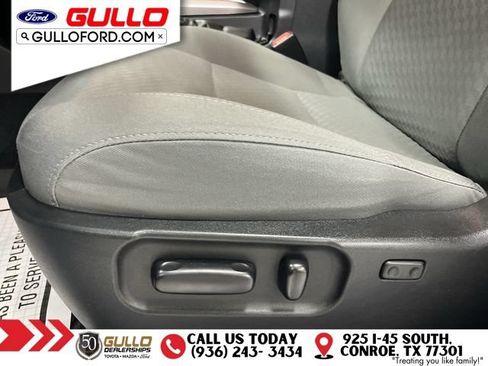 Used 2020 Toyota Tacoma SR5 RWD image 22
