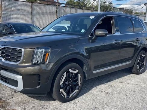 Used 2025 Kia Telluride S image 6