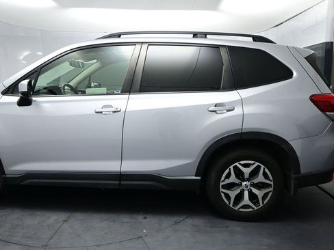 Used 2019 Subaru Forester Premium w/ All-Weather Package AWD/4WD image 9