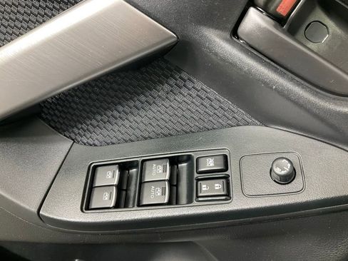 Used 2018 Subaru Forester 2.5i Premium w/ All-Weather Package image 14