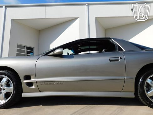Used 2002 Pontiac Firebird Formula RWD image 12