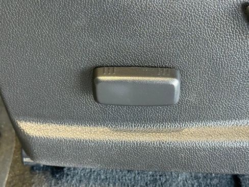 Used 2020 Chevrolet Colorado W/T image 18