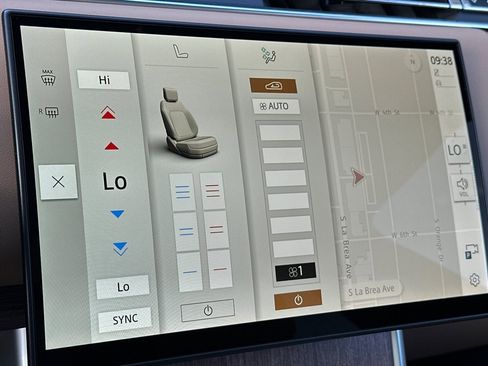 New 2026 Land Rover Range Rover Long Wheelbase SE image 22