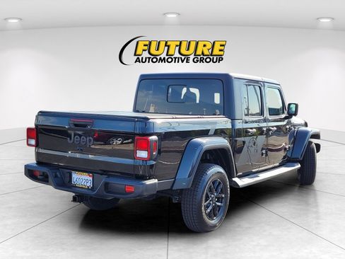 Used 2022 Jeep Gladiator Sport image 7