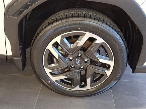 Certified 2025 Subaru Forester Limited image 7