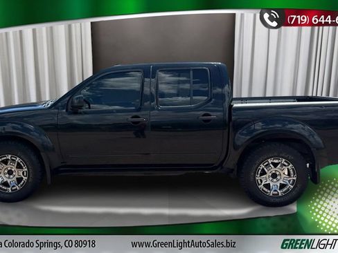 Used 2013 Nissan Frontier SV w/ SV Value Truck Pkg AWD/4WD image 2