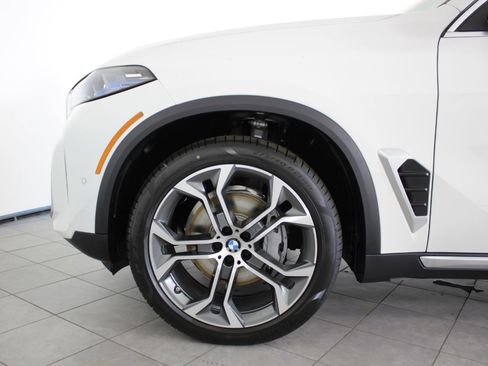New 2026 BMW X5 xDrive40i w/ Climate Comfort Package image 11