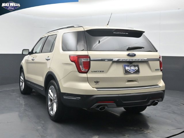 Used 2018 Ford Explorer Limited w/ Equipment Group 301A FWD image 5