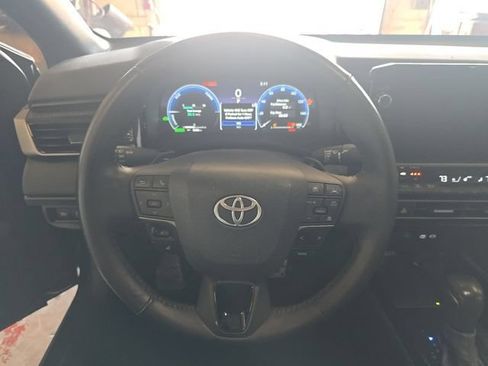 Used 2025 Toyota Camry XSE FWD image 19