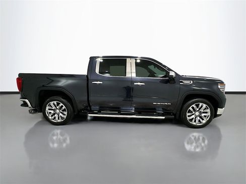 Used 2024 GMC Sierra 1500 SLT image 8