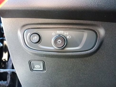 Used 2022 GMC Terrain SLE w/ Elevation Edition FWD image 17