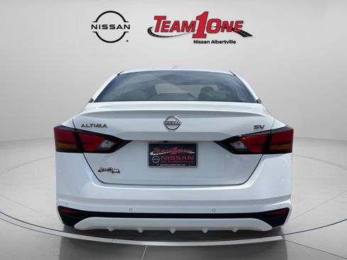 Used 2023 Nissan Altima 2.5 SV FWD image 7