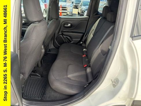Used 2023 Jeep Renegade Latitude AWD/4WD image 33