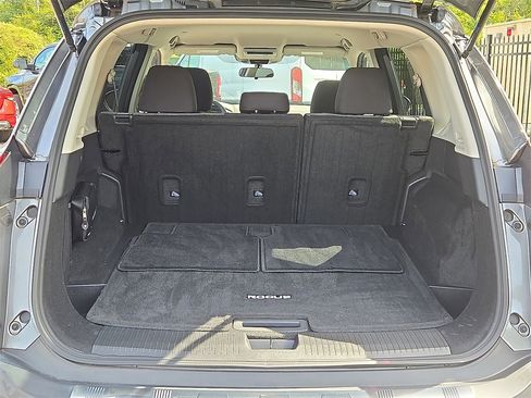 Certified 2022 Nissan Rogue SV image 30