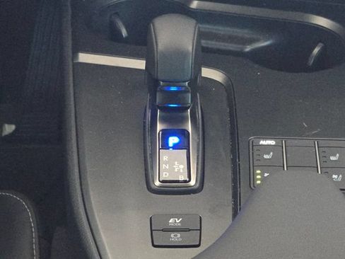 Used 2025 Lexus UX 300h FWD w/ Accessory Package (Z2) image 13