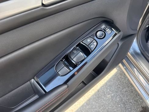 Used 2025 Nissan Altima 2.5 SR AWD/4WD image 10