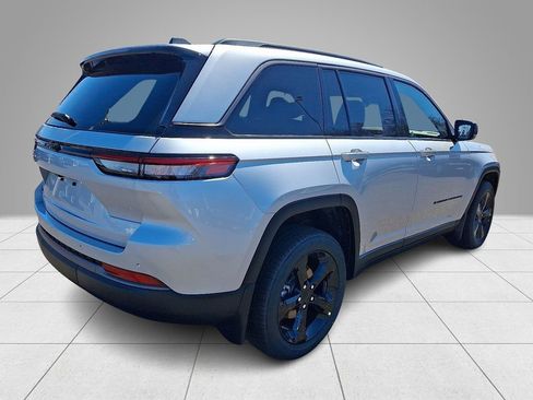 New 2026 Jeep Grand Cherokee Limited AWD/4WD image 4