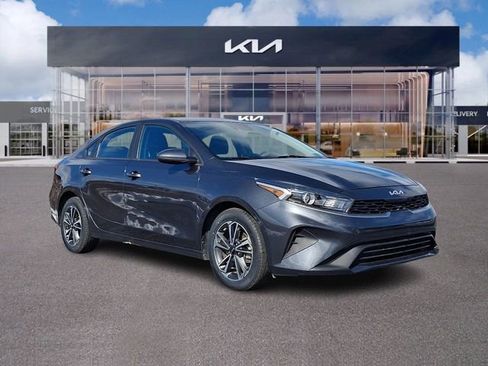 Certified 2023 Kia Forte LXS image 1