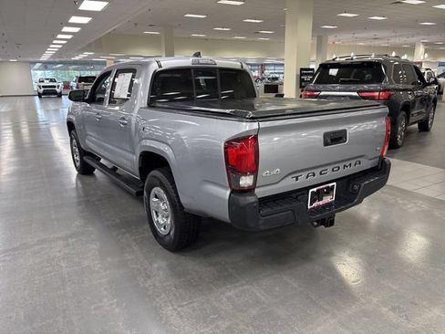 Used 2020 Toyota Tacoma SR AWD/4WD image 5